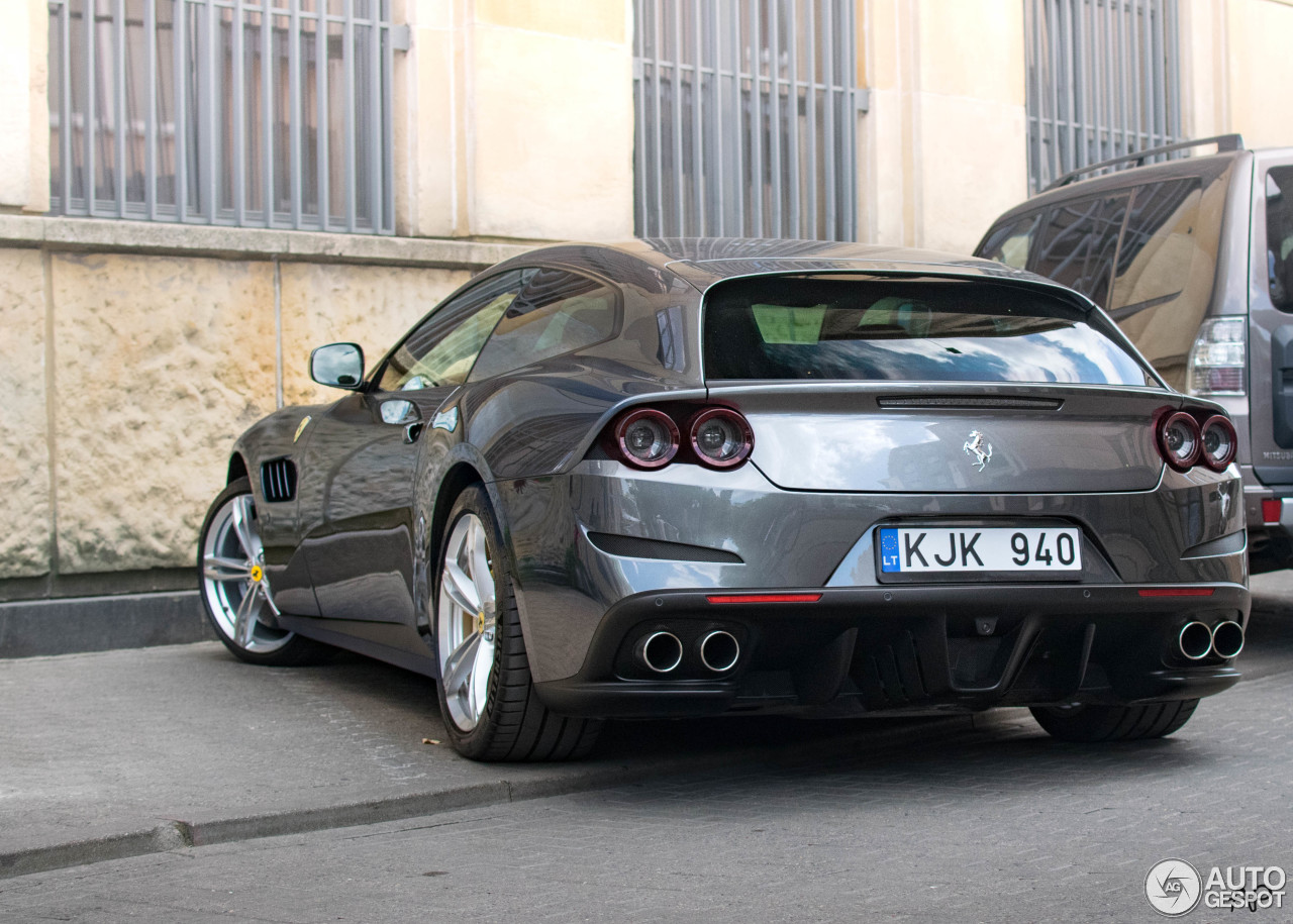 Ferrari GTC4Lusso