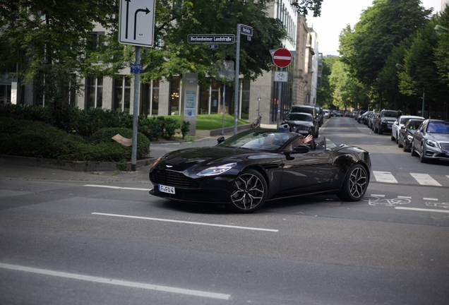 Aston Martin DB11 V8 Volante