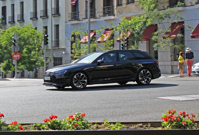 Audi RS4 Avant B9