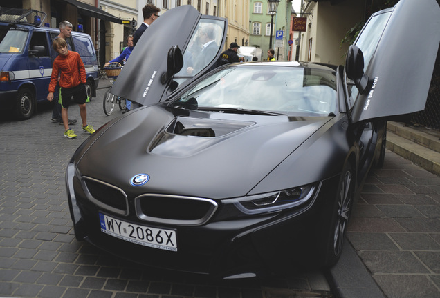 BMW i8 Protonic Frozen Black Edition