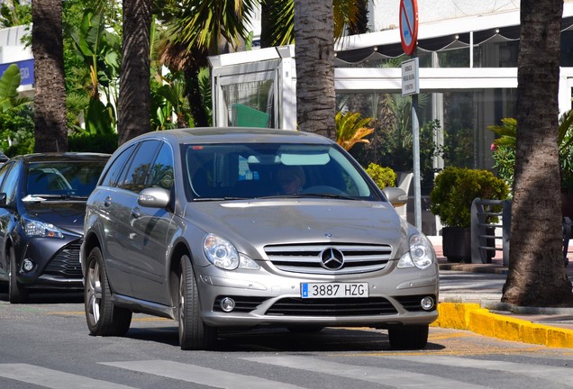 Mercedes-Benz R 63 AMG