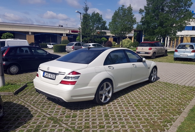 Mercedes-Benz S 63 AMG W221