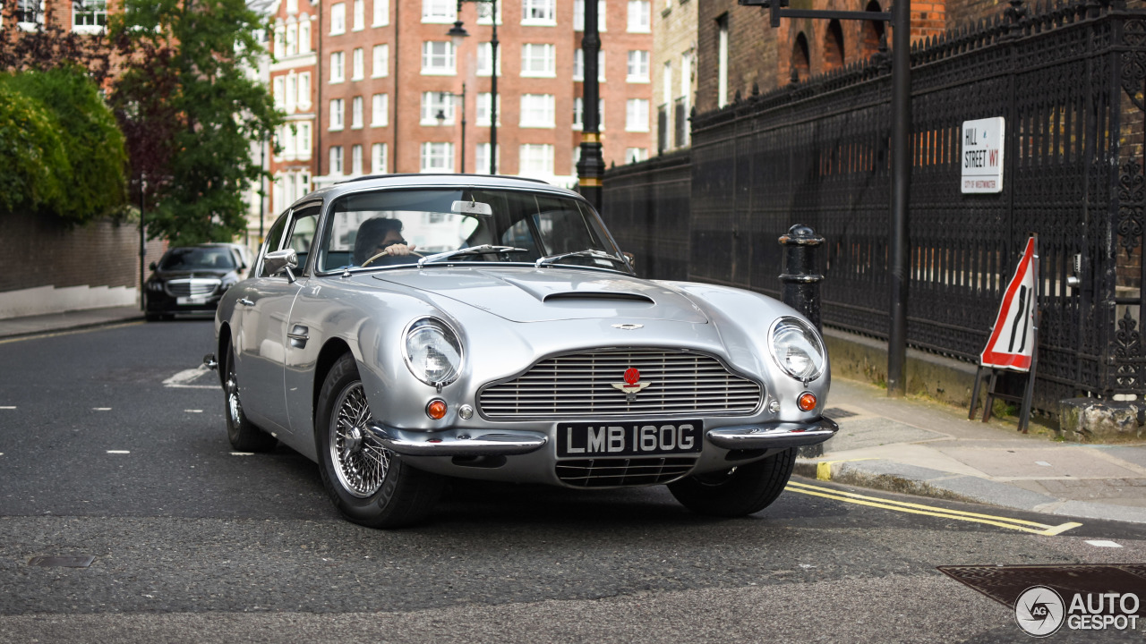 Aston Martin DB6 Superleggera