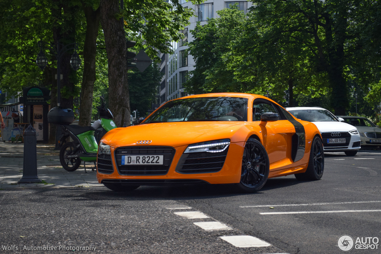 Audi R8 V10 Plus 2013