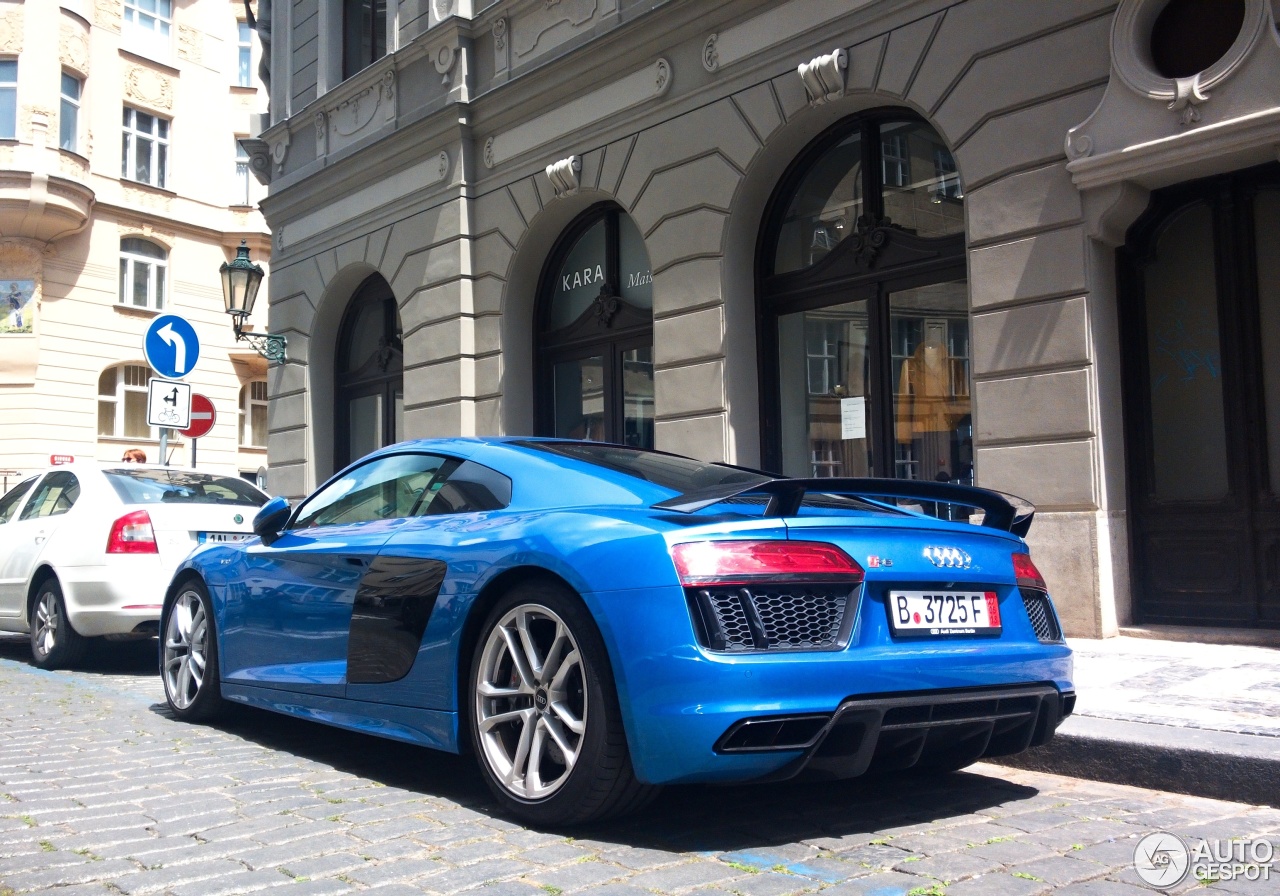 Audi R8 V10 Plus 2015