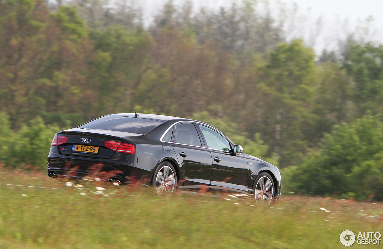 Audi S8 D4