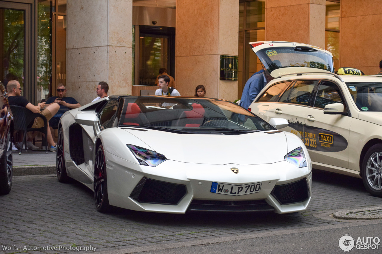 Lamborghini Aventador LP700-4 Roadster