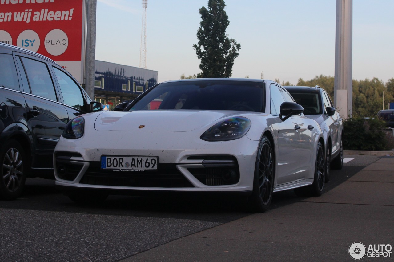 Porsche 971 Panamera Turbo