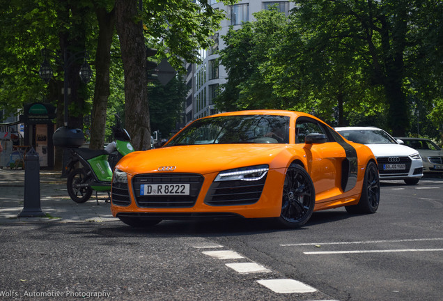 Audi R8 V10 Plus 2013