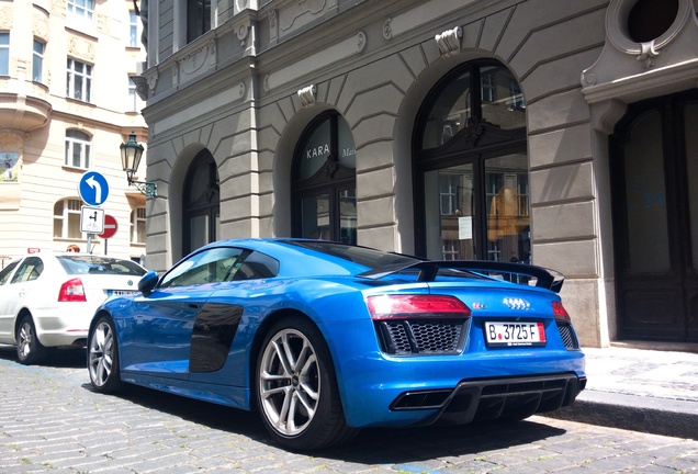 Audi R8 V10 Plus 2015