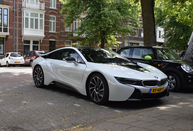 BMW i8