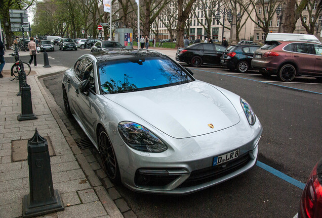 Porsche 971 Panamera Turbo