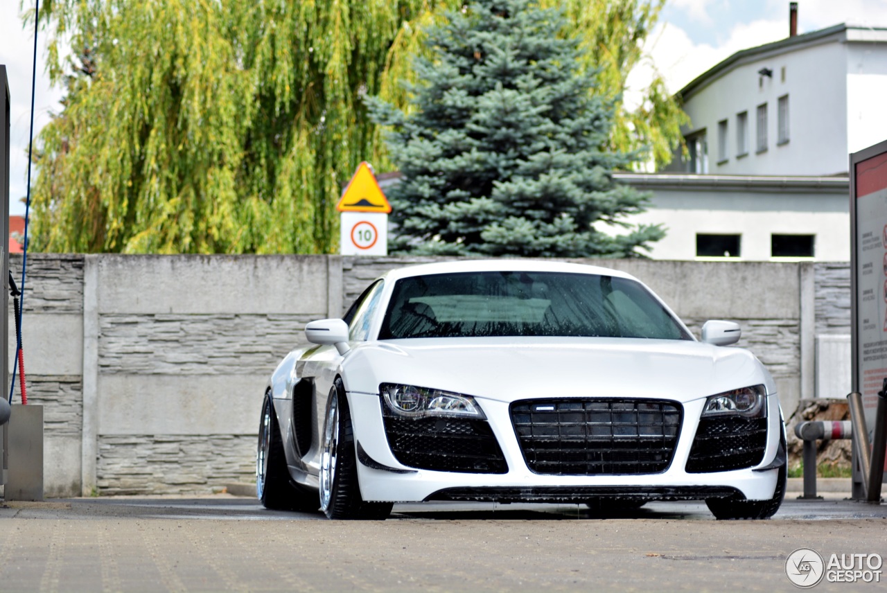 Audi R8 V10