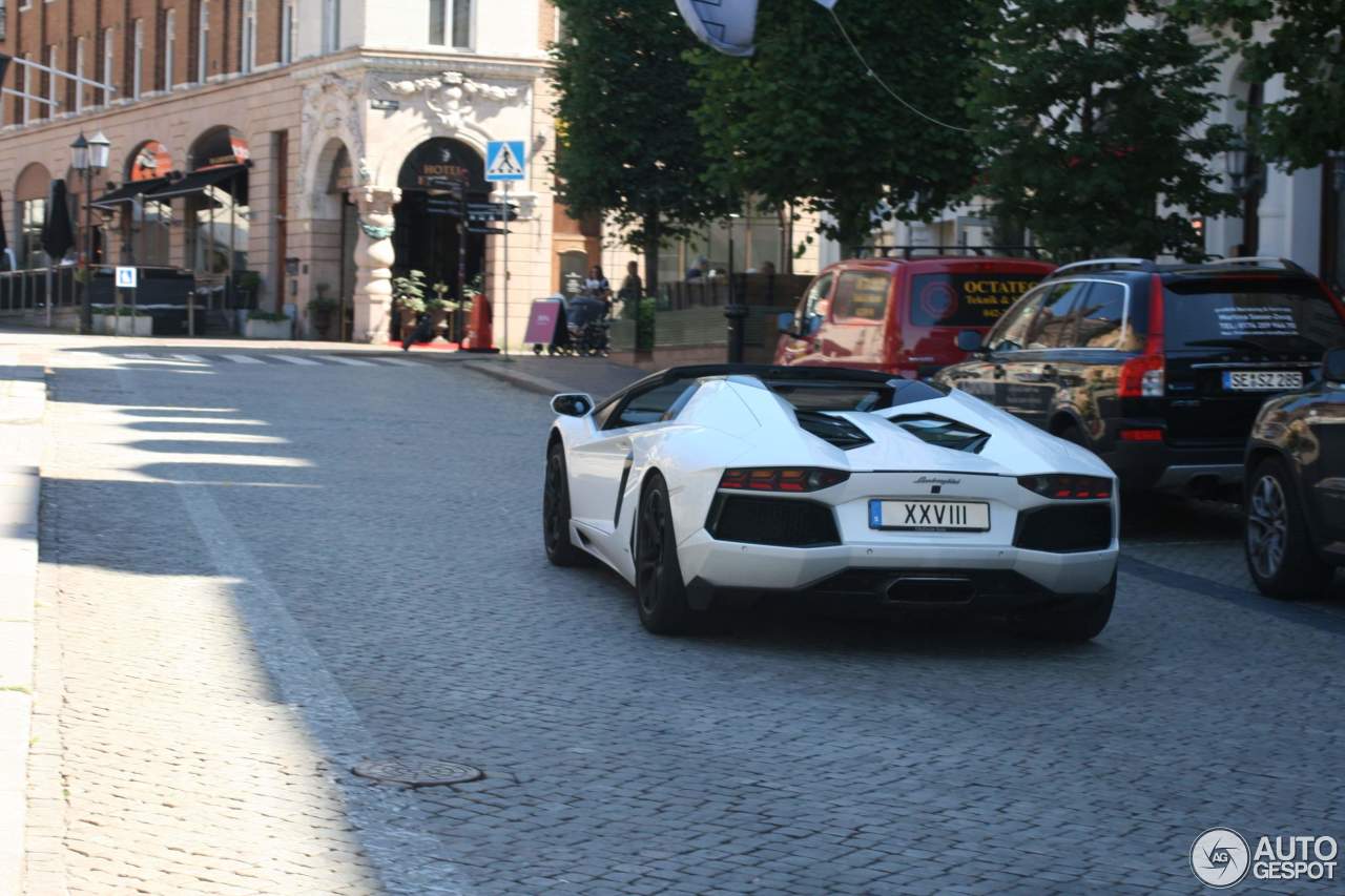 Lamborghini Aventador LP700-4 Roadster