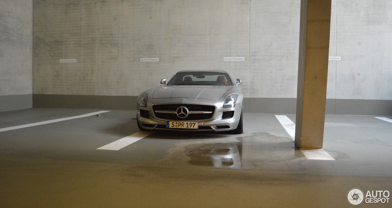 Mercedes-Benz SLS AMG