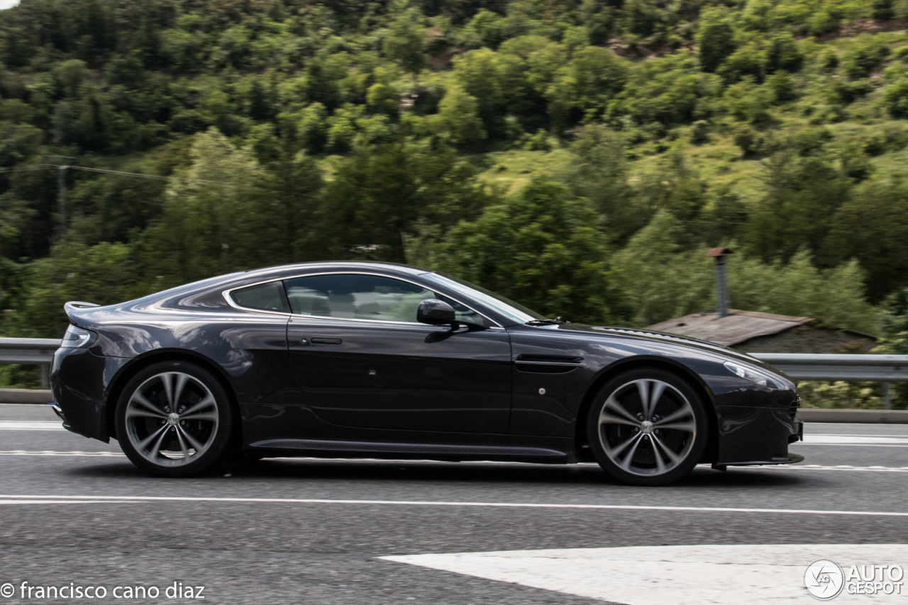 Aston Martin V12 Vantage