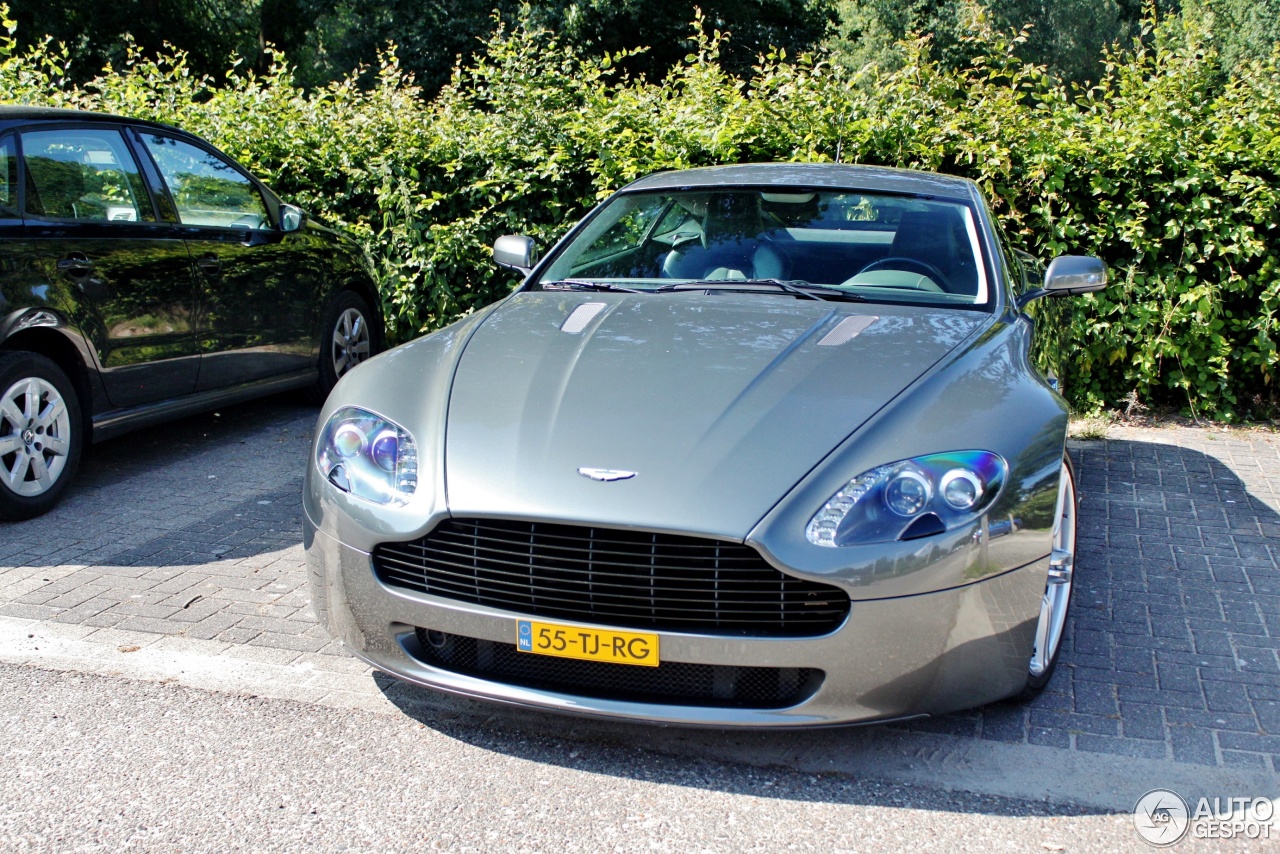 Aston Martin V8 Vantage