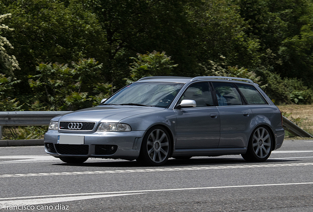 Audi RS4 Avant B5