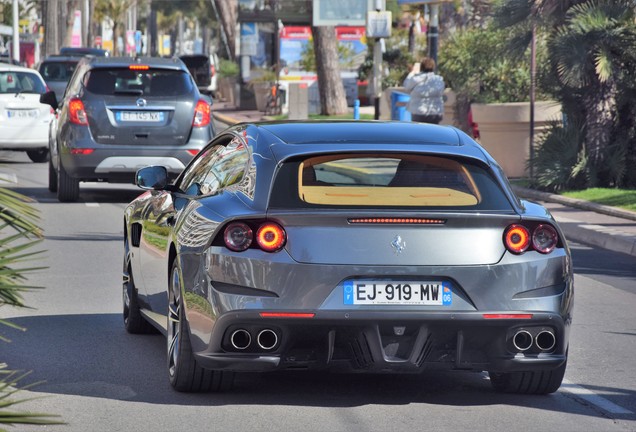 Ferrari GTC4Lusso