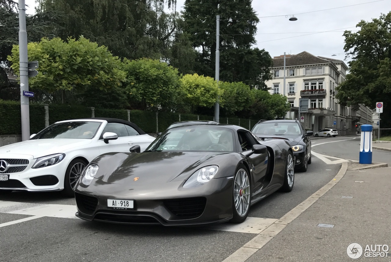 Porsche 918 Spyder Weissach Package