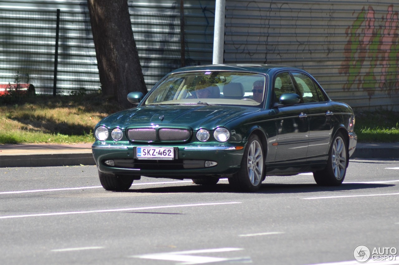 Jaguar XJR