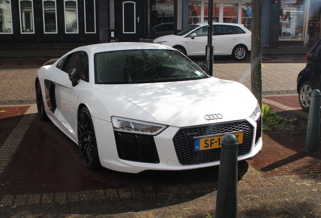 Audi R8 V10 Plus 2015