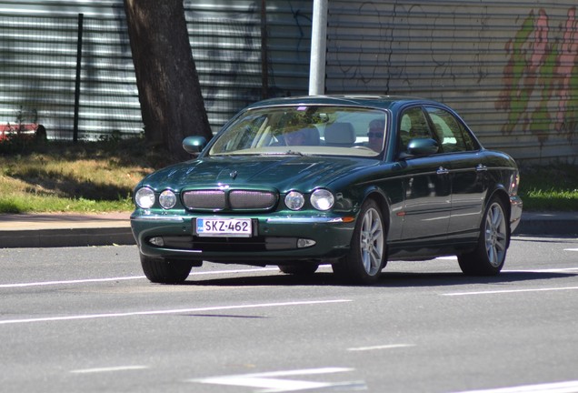 Jaguar XJR