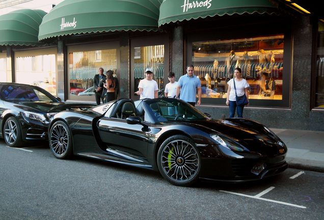 Porsche 918 Spyder Weissach Package