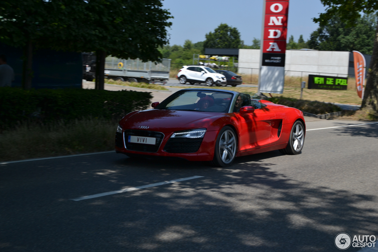 Audi R8 V8 Spyder 2013