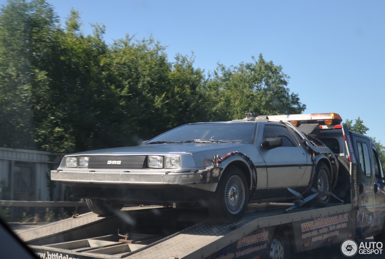 DeLorean DMC-12