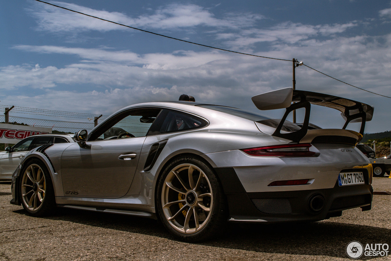 Porsche 991 GT2 RS Weissach Package