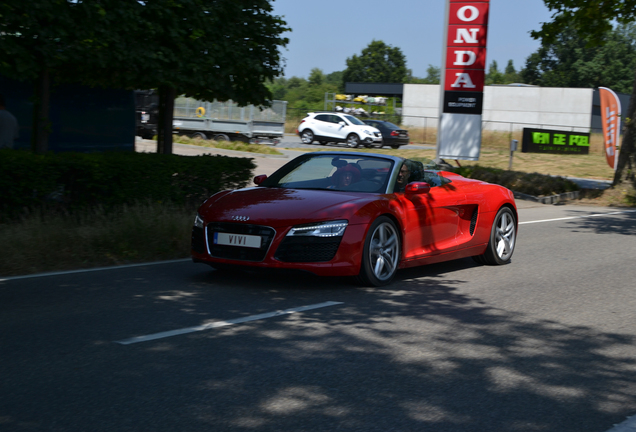 Audi R8 V8 Spyder 2013