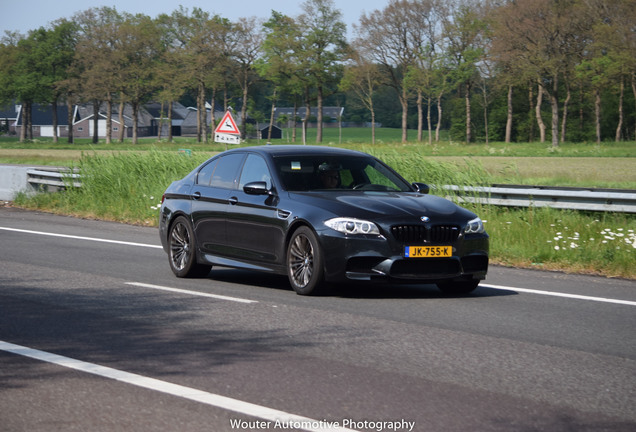 BMW M5 F10 2011