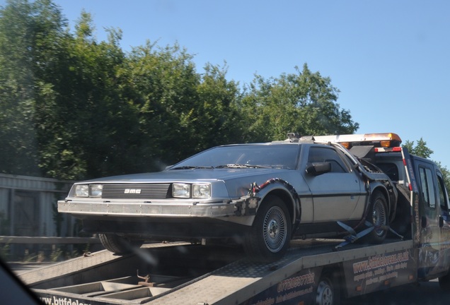 DeLorean DMC-12