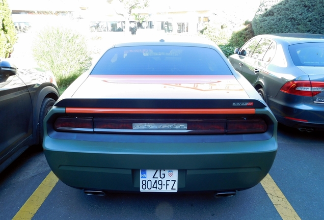 Dodge Challenger SRT-8