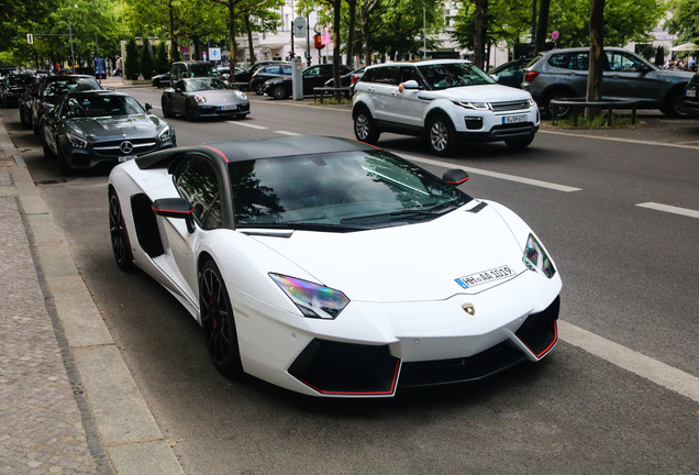 Lamborghini Aventador LP700-4 Pirelli Edition