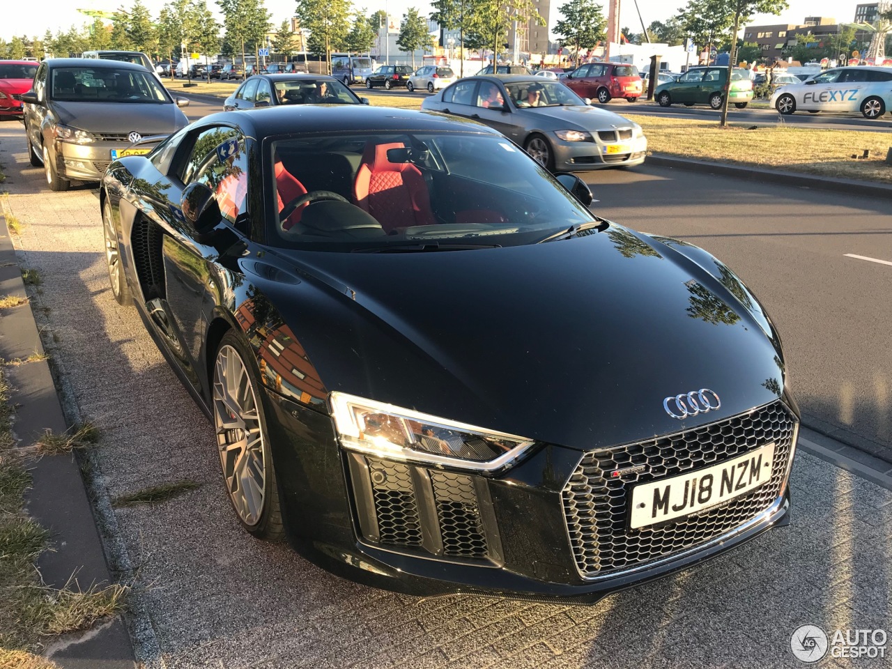 Audi R8 V10 Plus 2015