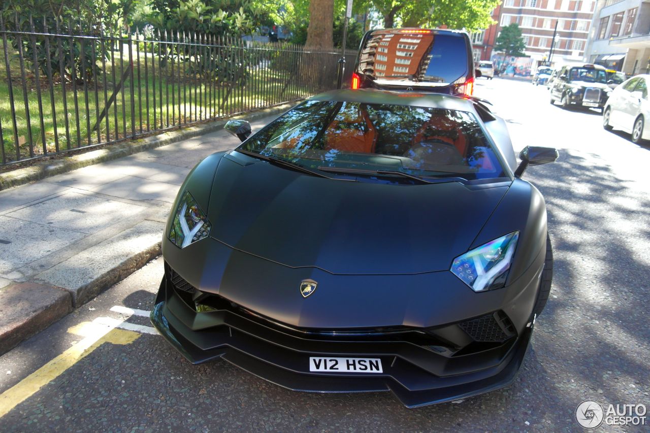 Lamborghini Aventador S LP740-4 Nero Design