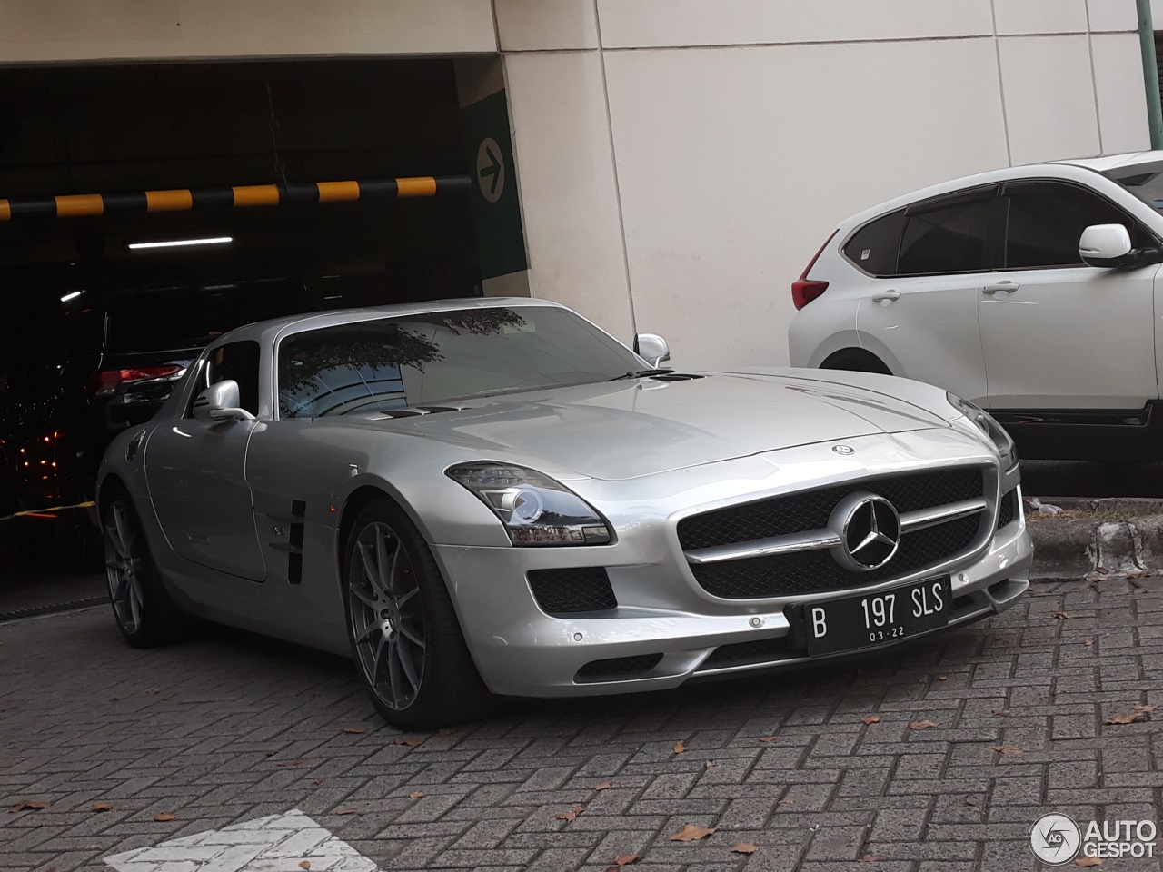 Mercedes-Benz SLS AMG