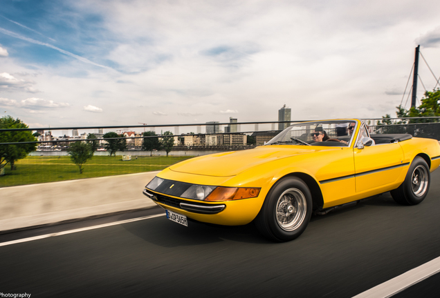 Ferrari 365 GTS/4 Daytona