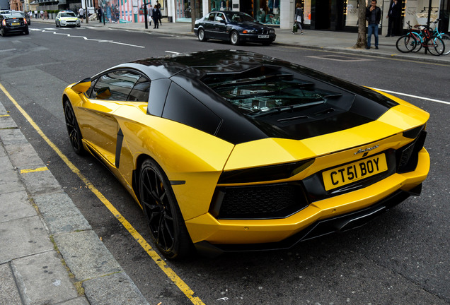 Lamborghini Aventador LP700-4