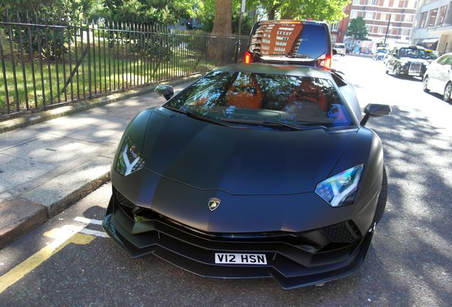 Lamborghini Aventador S LP740-4 Nero Design