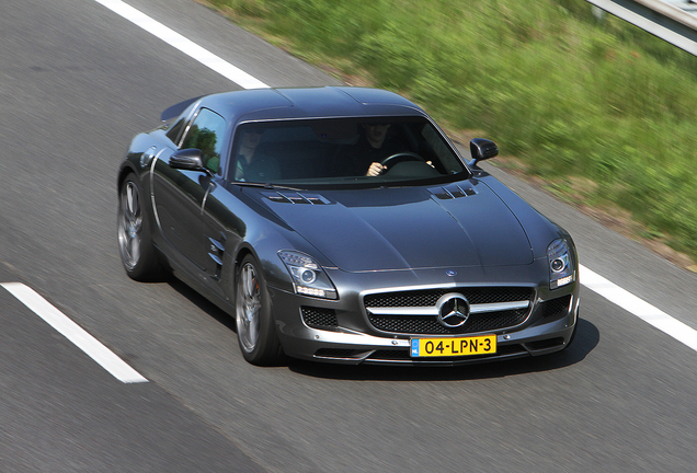 Mercedes-Benz SLS AMG