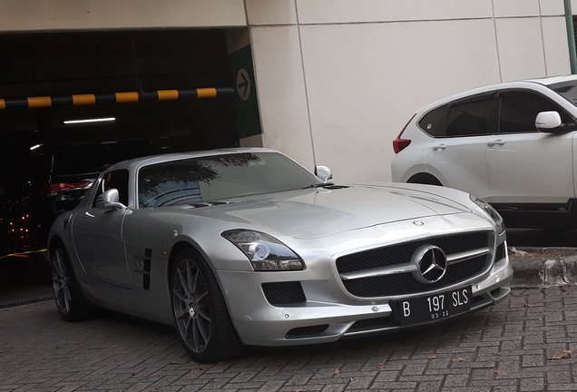 Mercedes-Benz SLS AMG