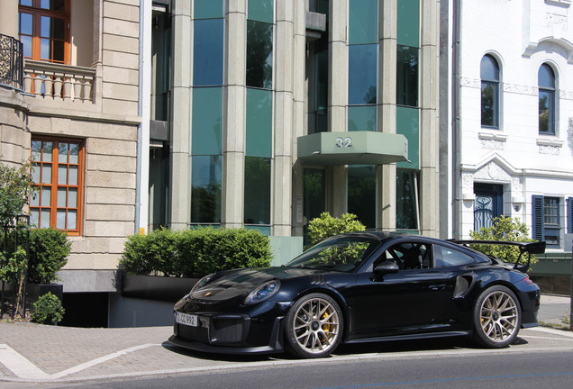 Porsche 991 GT2 RS Weissach Package