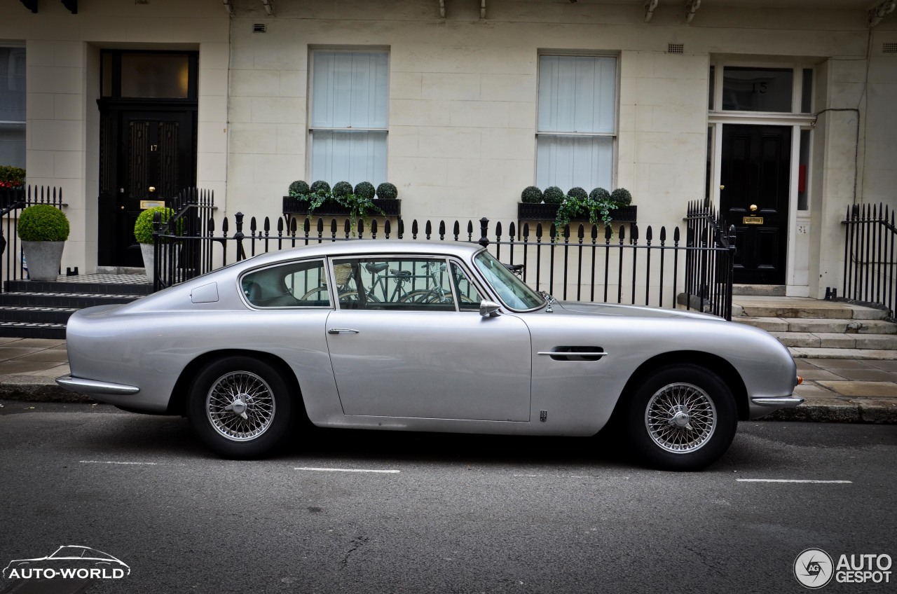 Aston Martin DB6 MKI