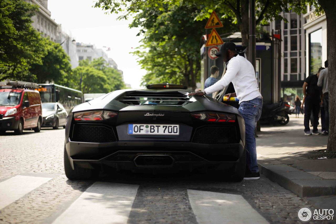 Lamborghini Aventador LP700-4