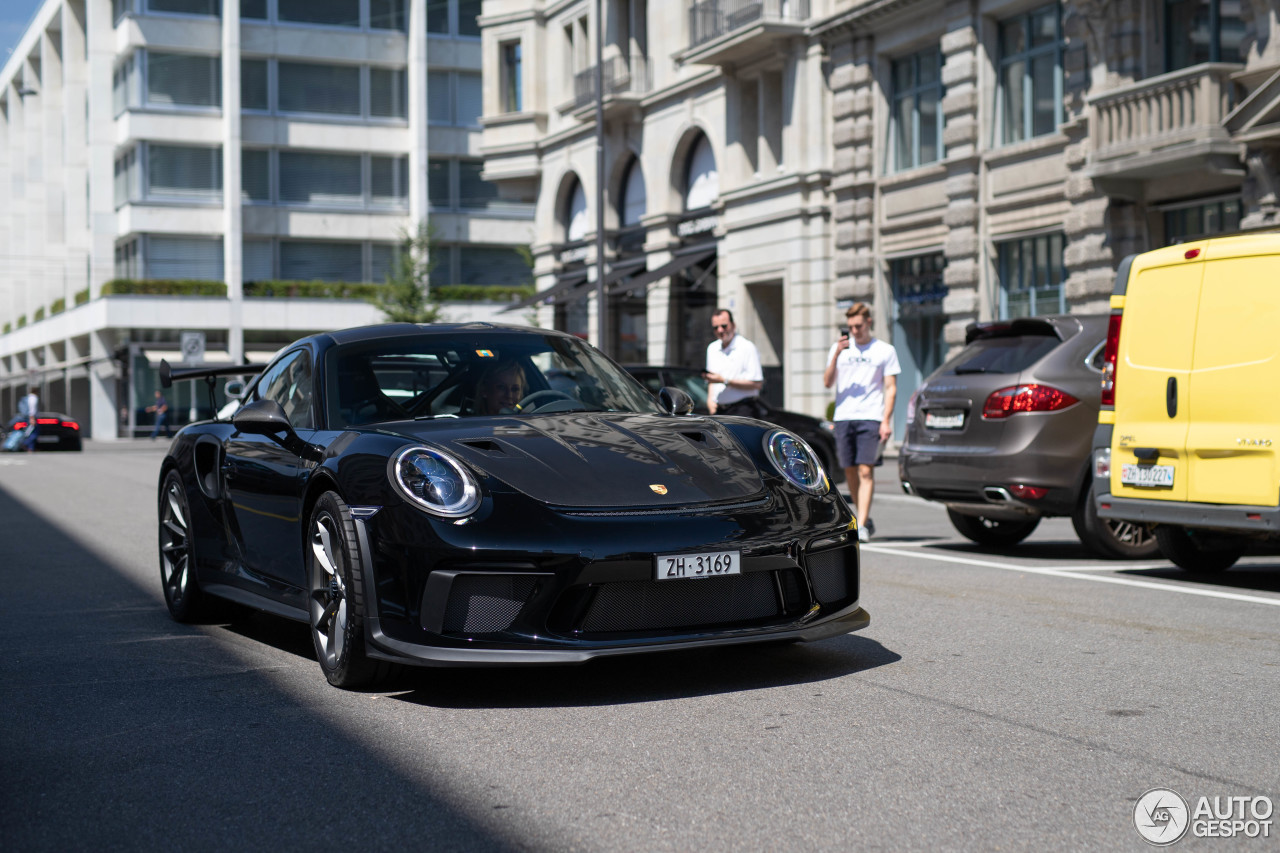 Drie unieke Porsches op hetzelfde kenteken gespot