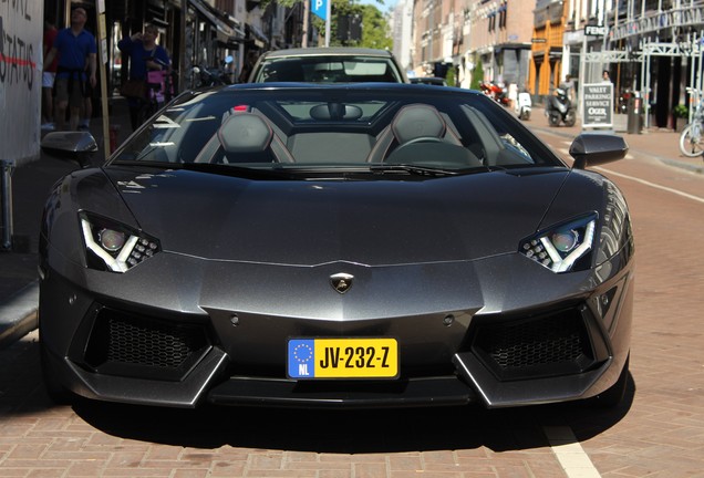 Lamborghini Aventador LP700-4 Roadster