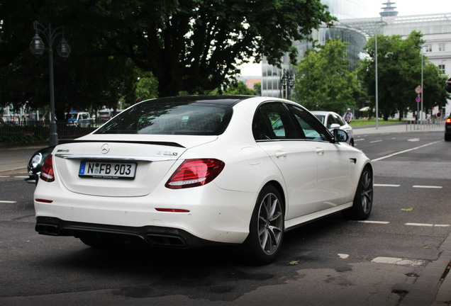 Mercedes-AMG E 63 S W213